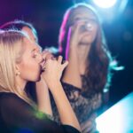 ragazze-consumano-drink
