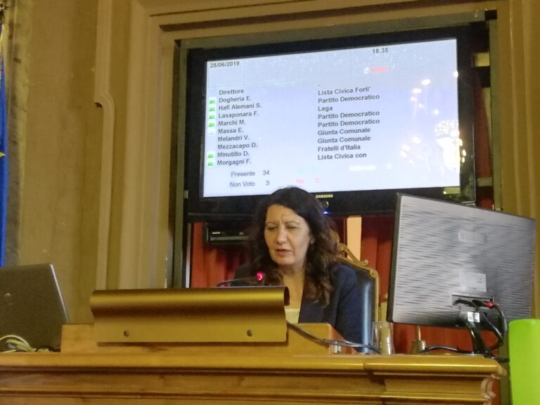 Forlì, il Pri celebra il centenario dell’Edera con la cartolina dell’artista Ettore Nadiani