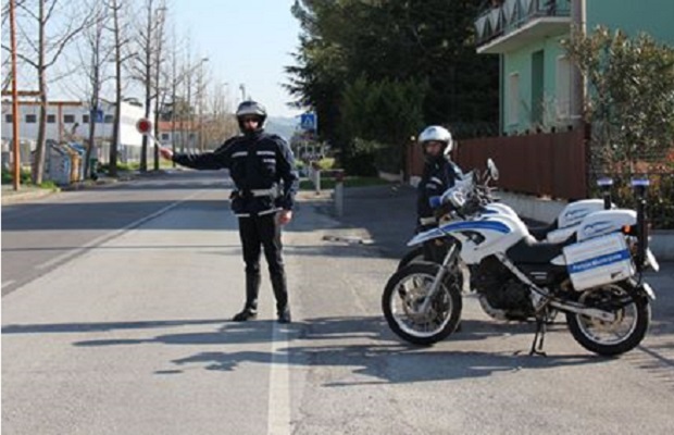 Sorpreso dalla Polizia Locale in stato di ubriachezza: inflitto il primo daspo urbano dalla Polizia locale di Cesena