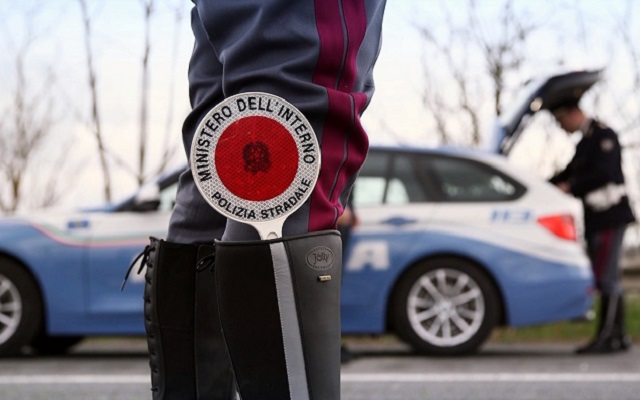 Questura di Forlì, la polizia sui banchi di scuola per parlare di sicurezza stradale