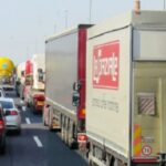 camion in strada