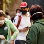 persone mascherine bologna