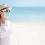 turista-mascherina-mare