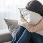 ragazza in difficoltà