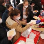 profughi ucraini e volontari cri ph interno.gov.it