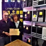 Andrea Milani presidente di Credere per Vedere con Mariella Riccardi presidente Lions Club La Guglia