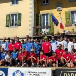 foto-3-un-gruppo-di-studenti-che-frequentano-l-liceo
