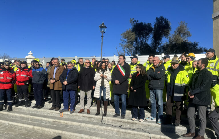 Alluvione, a Colorno (Pr) nuovo argine e sistema di paratie per proteggere il centro del paese dalle piene del torrente Parma