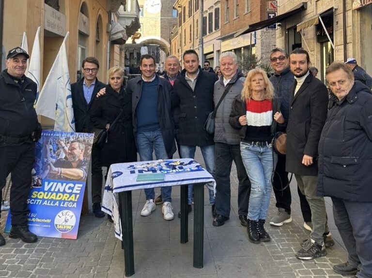 Gazebo della Lega nelle piazze per illustrare il primo anno di governo