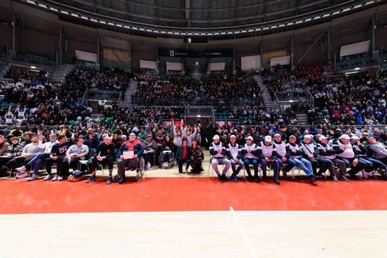 Bologna, il mondo sportivo locale riunito  al PalaDozza per festeggiare il Natale