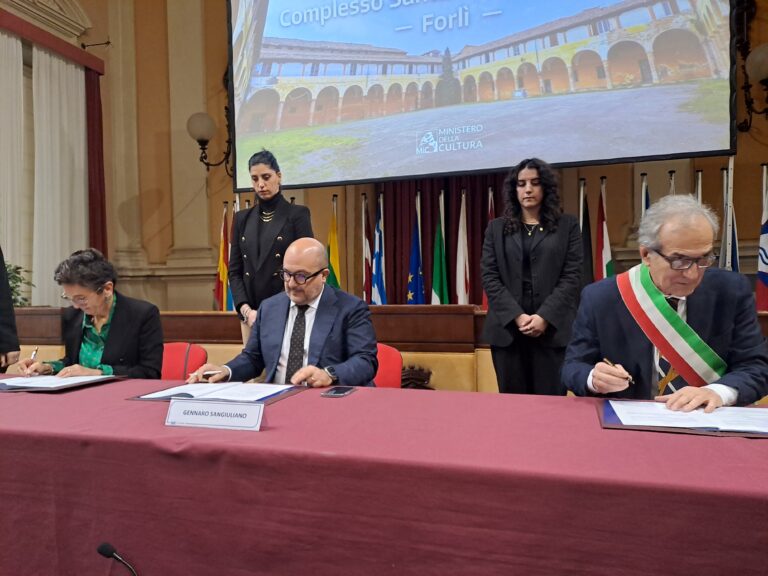 Forlì, il ministro Sangiuliano firma accordo per valorizzare l’ex convento di Santa Maria della Ripa