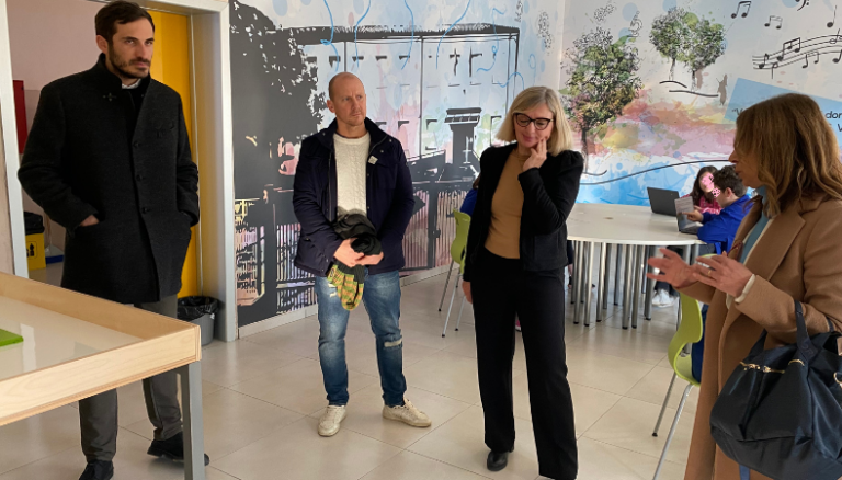 Scuola primaria di Martorano (Cesena) inaugurata Aula Stem: studio materie scientifiche con il digitale