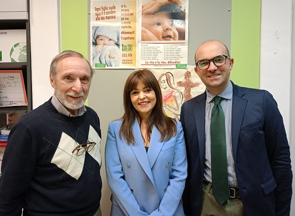 In visita al Centro di Aiuto alla Vita di Forlì Alice Buonguerrieri e Vincenzo Bongiorno (FdI)