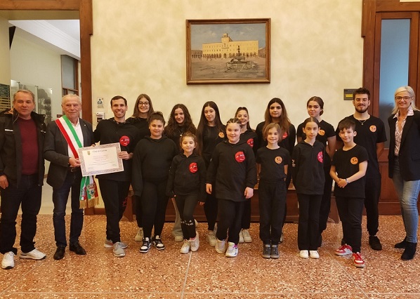 Sport, i rappresentanti di Alba Dance Academy ricevuti in Municipio