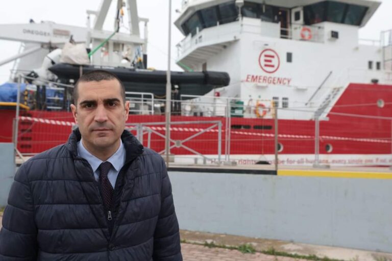 A Marina di Ravenna arrivatata l’ONG Life Support di Emergency con a bordo 202 migranti
