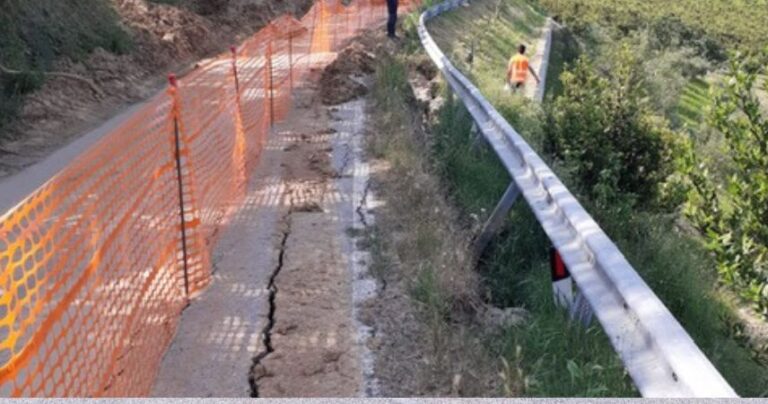 Post alluvione, interventi di ripristino nella collina cesenate, in via Chiesa di Casale