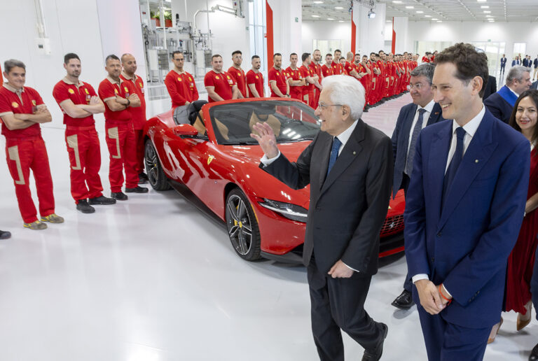 Inaugurato il nuovo e-building della Ferrari alla presenza del presidente Mattarella
