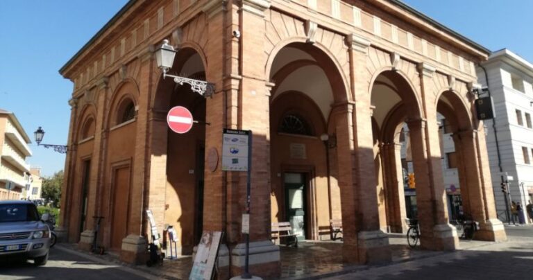 Cesena, Barriera Cavour: il fabbricato di Ponente ospiterà una farmacia