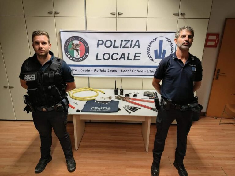 Furti in abitazione. Polizia locale Cesenatico ferma banda di bulgari