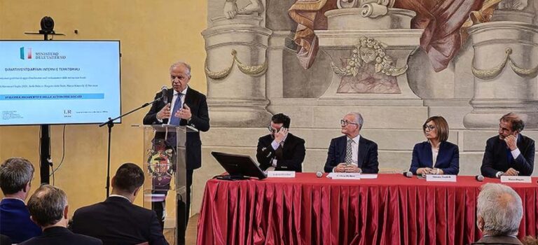 Ravenna, il ministro dell’Interno Piantedosi a convegno sulle autonomie locali