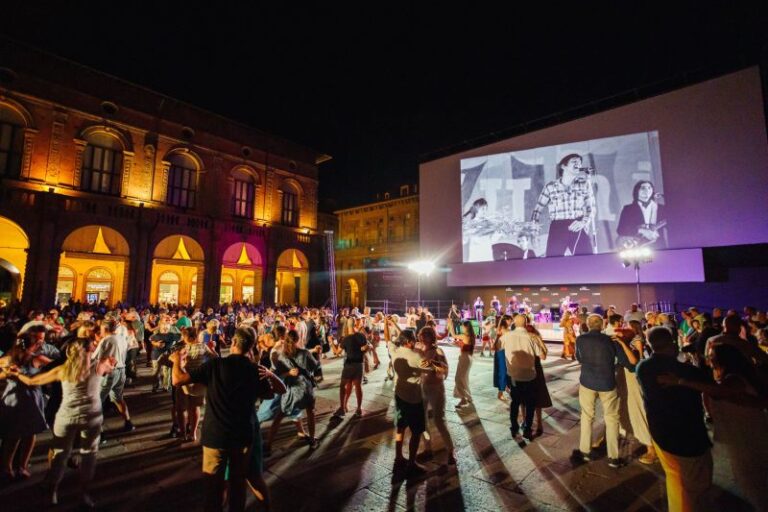Bologna Estate 2024: il 14 agosto si balla in Piazza Maggiore