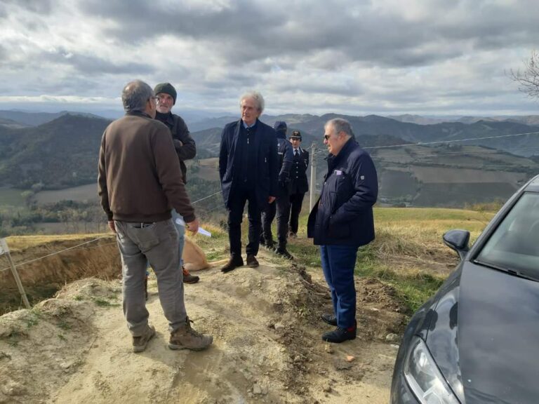 Maltempo, situazione grave a Modigliana. Il centro dell’abitato inondato dai fiumi in piena