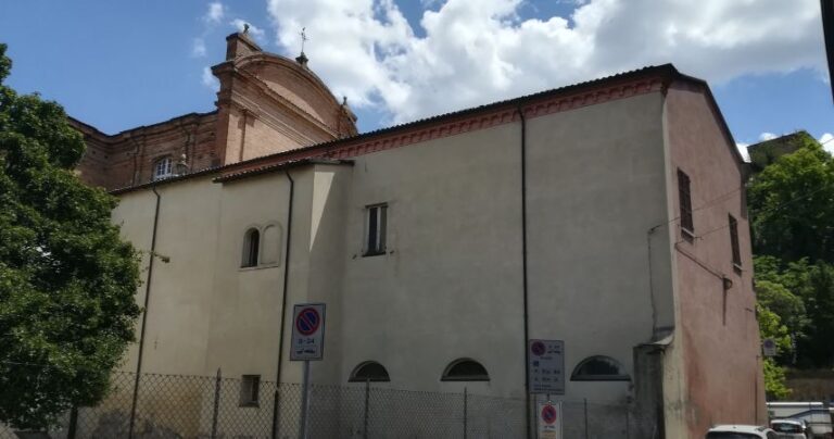 Post-alluvione. A Cesena lavori al tetto della scuola Saffi