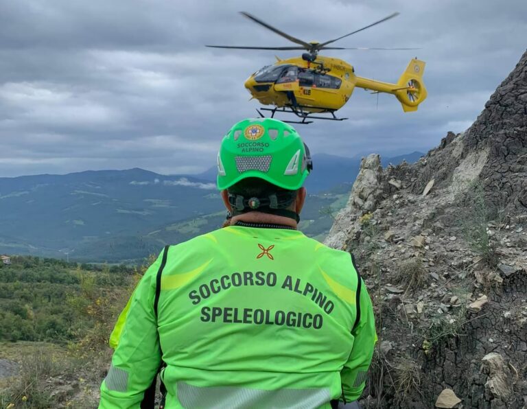 Soccorso Alpino e Speleologico Emilia Romagna: andate in montagna e nei boschi ma preparati