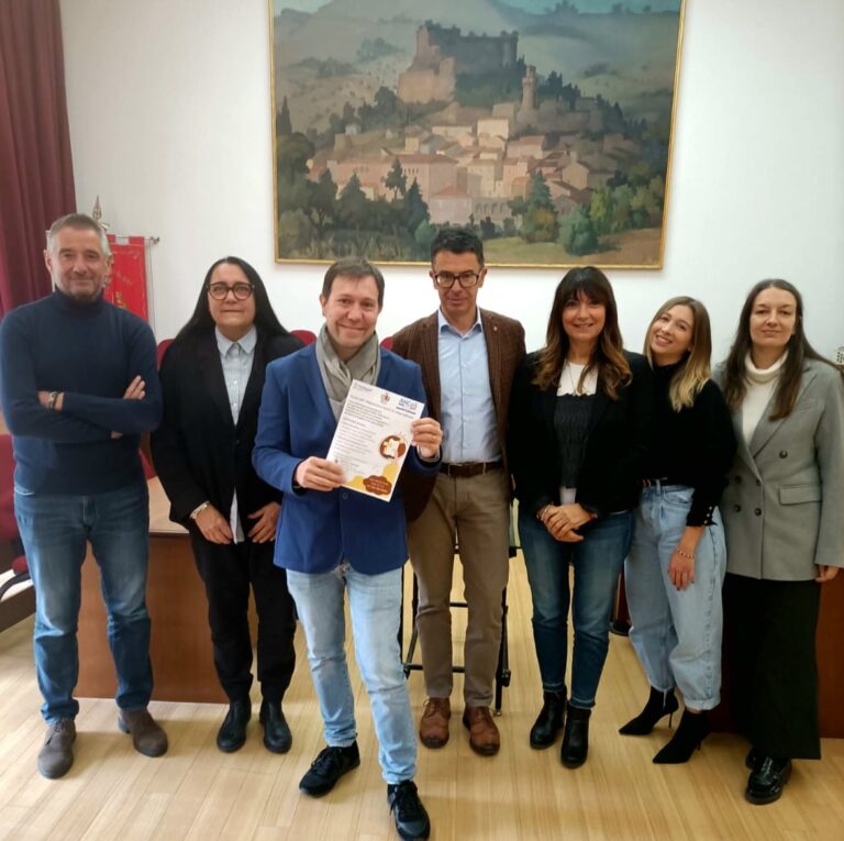 Castrocaro, Comune e Confartigianato insieme per i corsi gratuiti di smartphone agli over 60