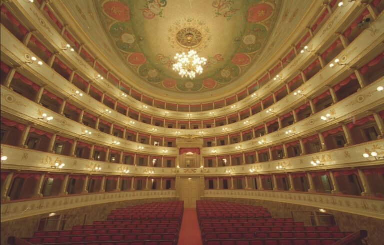 Oggi a Modena la première della Guida Michelin 2025. Parata di stelle della ristorazione: al Teatro Pavarotti-Freni