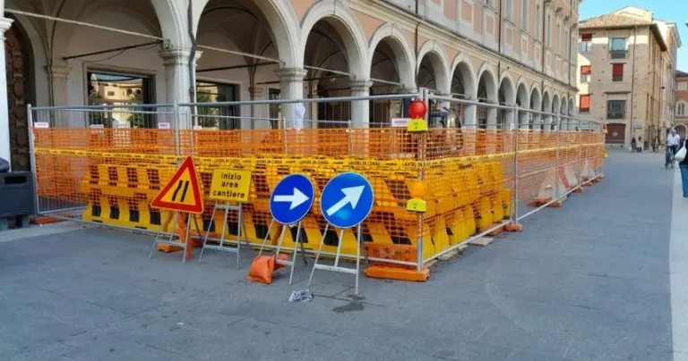 Cesena, al via i lavori a Palazzo Oir, sede della futura pinacoteca, e in piazzale Karl Marx, di fronte alla stazione