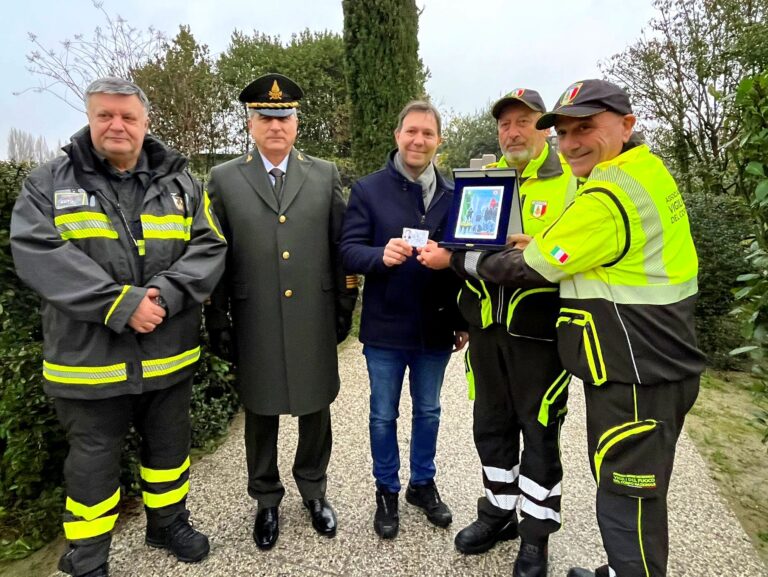 Castrocaro, il sindaco Billi nominato Socio Onorario dell’ Associazione Vigili del Fuoco