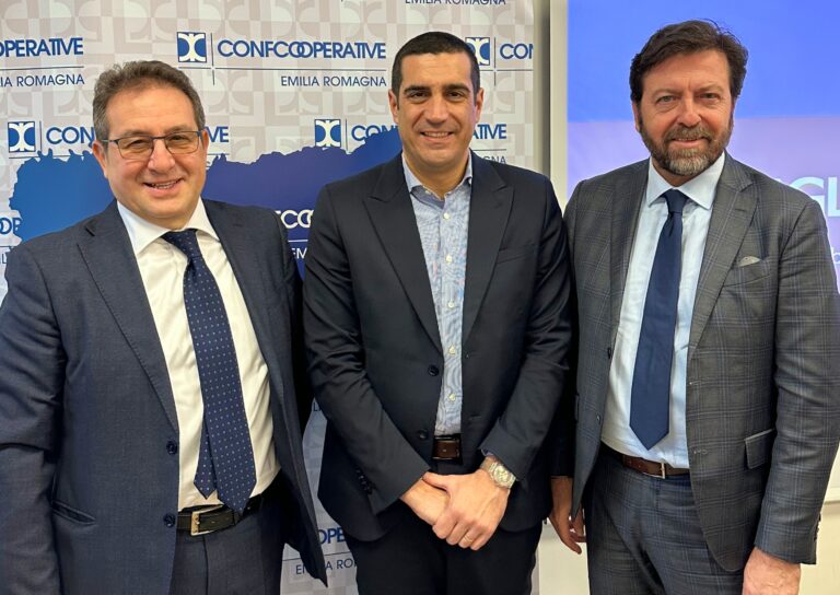 Il governatore de Pascale ha partecipato al consiglio regionale di Confcooperative Emilia Romagna