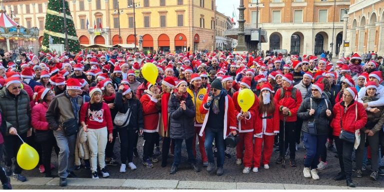 Camminata dei Babbo Natale per il progetto di umanizzazione del reparto Chirurgia e Terapie Oncologiche