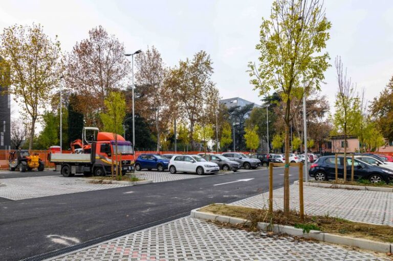 Nuovo tram di Bologna, aperto un nuovo parcheggio alberato da 86 posti auto a Borgo Panigale
