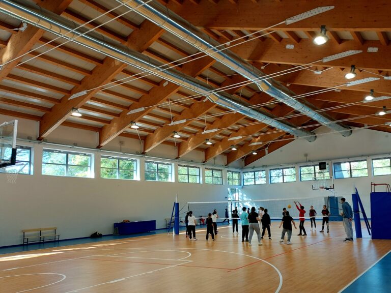 Castrocaro: Comune, Istituto Comprensivo e AICS celebrano lo sport nella nuova palestra comunale