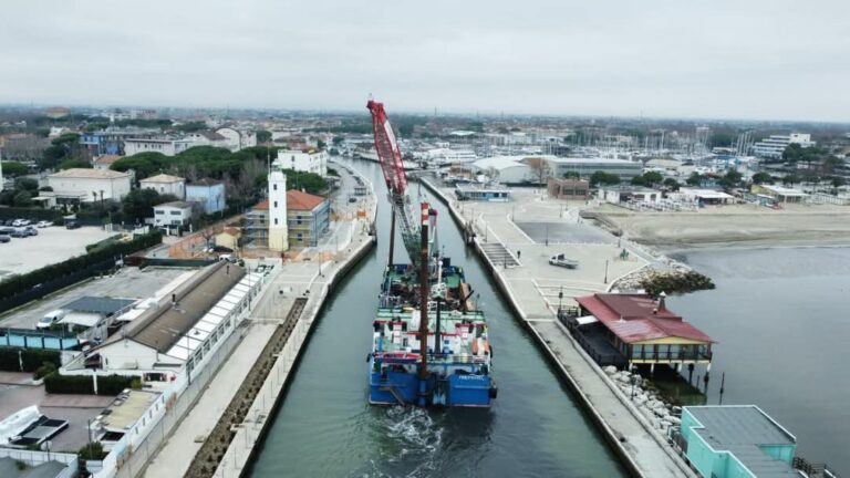 Cesenatico, recuperati i resti del relitto del peschereccio naufragato Calimero Sampa