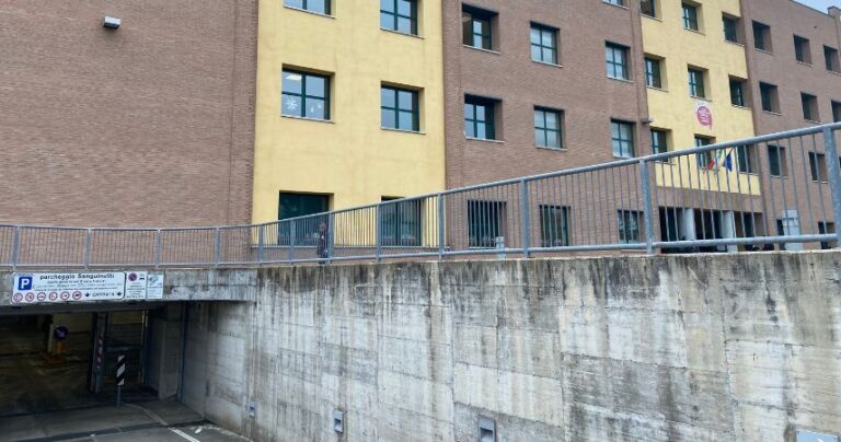 Cesena, area stazione: per motivi di siurezza il parcheggio del “Cubo” sarà ad uso esclusivo del personale scolastico