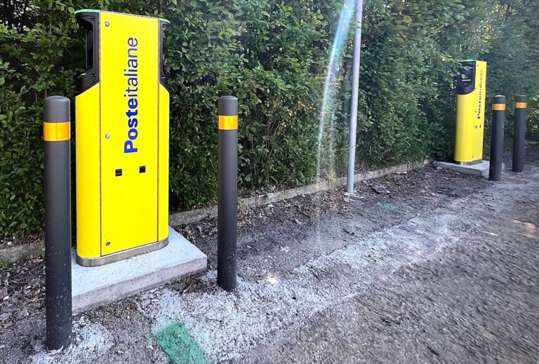 Poste Italiane: attivate le prime due colonnine di ricarica in provincia di Reggio presso l’ufficio di Fabbrico