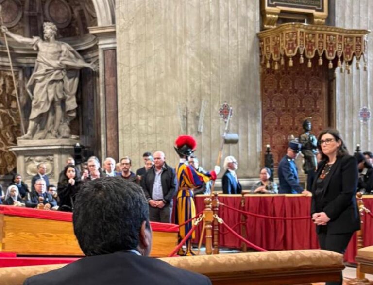 Rosaria Tassinari (Fi) a San Pietro per rendere omaggio alla salma di Papa Francesco