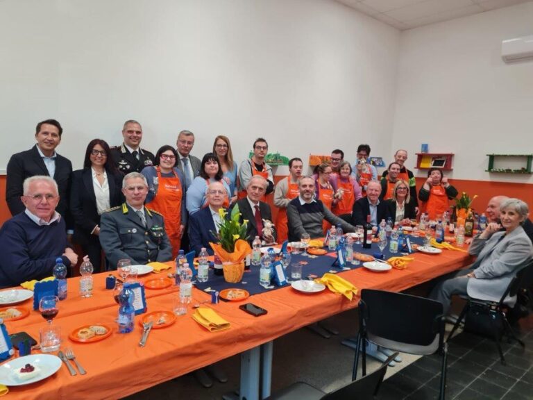 Forlì, il pranzo preparato dai ragazzi speciali di Techne con ospiti prefetto, questore e sindaco