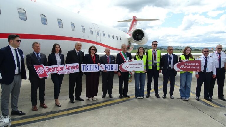 Forlì, atterrato al Ridolfi il primo volo da Tbilisi operato dalla compagnia di bandiera Georgian Airways (Georgia)