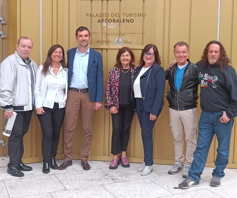 Estate a San Mauro Mare: protagonista l’Arena Arcobaleno tra cinema, cabaret, mercatini e animazione per ragazzi e famiglie