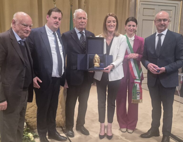 Consegnato il Premio Pico alla presidente del parlamento Ue Metsola