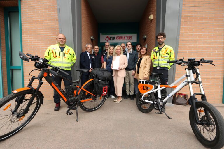 Un elettrocardiografo portatile per le ebike 118 donato dal Rotary Club Bologna Valle del Savena