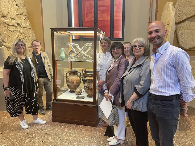 Museo Civico Archeologico Bologna, presentato il restauro  di uno sgabello in avorio etrusco unico al mondo