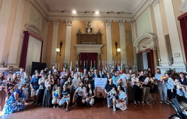 Forlì, cerimonia di accoglienza e benvenuto ai nuovi nati residenti in città