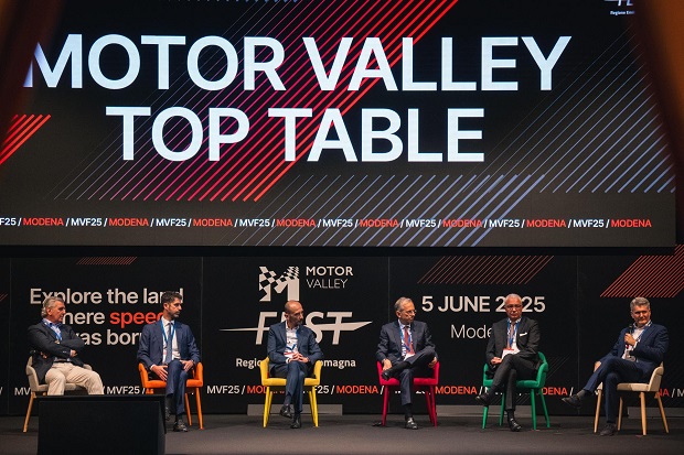 Motor Valley Fest 2025, al Teatro Storchi il gotha dei brand della Terra dei Motori dell’Emilia-Romagna