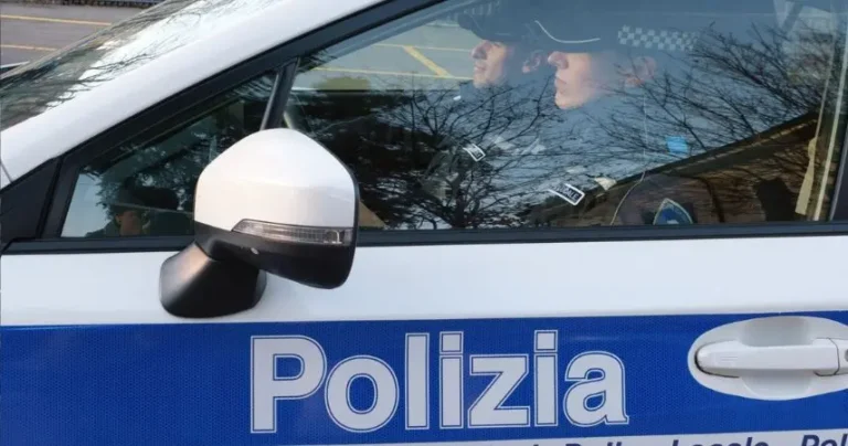 Cesena, casa popolare subaffittata in modo illecito: Polizia locale esegue lo sgombero