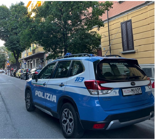 Bologna, controlli polizia in Zona Bolognina: identificate 100 persone, di cui 70 con reati a carico